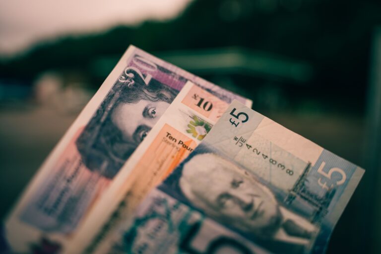 HSBC Will Pay You £220 Just to Switch Banks — How Switching Bonuses Work