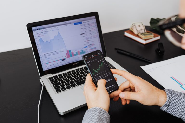 Index Funds vs Picking Stocks: Why 90% of Pros Lose to a Boring Fund
